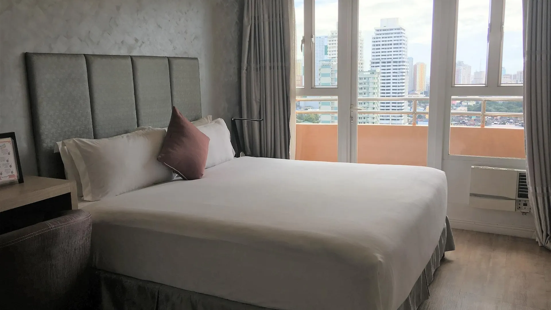 Regency Grand Suites Manila Aparthotel