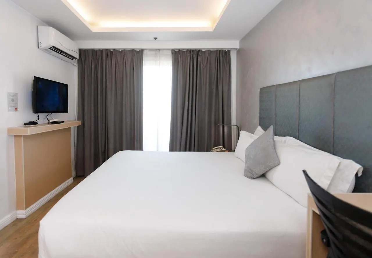 Regency Grand Suites Manila 3*,