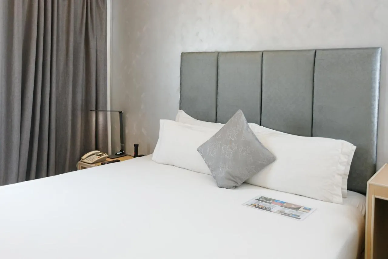 Regency Grand Suites Manila 3*,