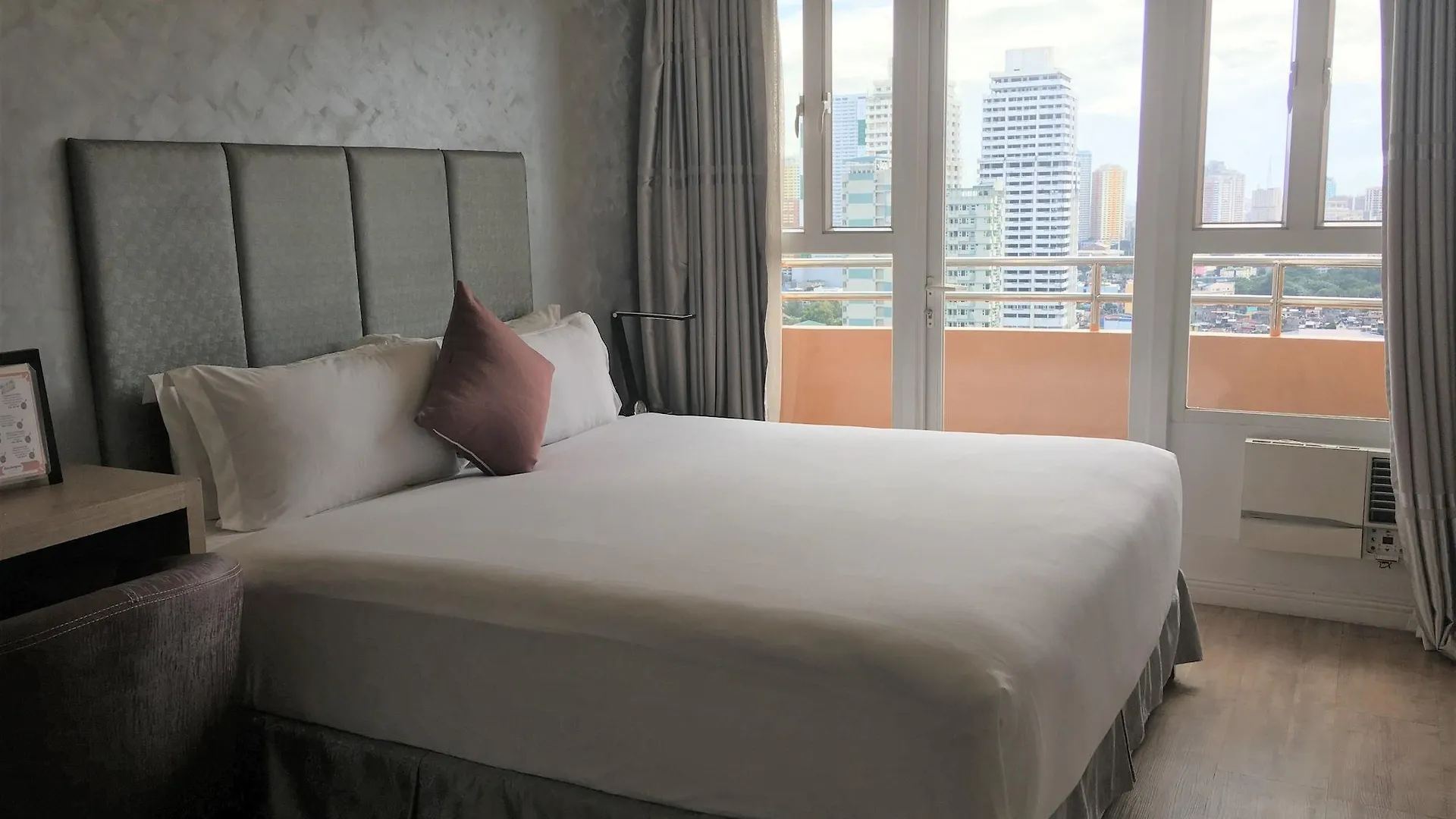 Regency Grand Suites Manila 3*,  Philippines